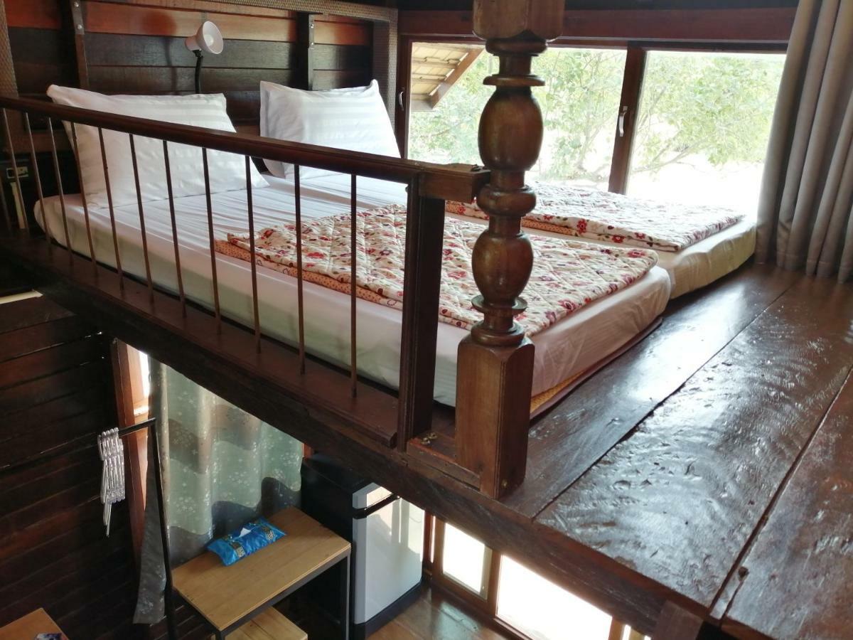 Rustic​ Charm​ Suphan​ Ban Tha Pong Exterior photo